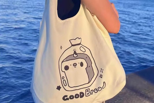 How to organize a tote bag with no pockets